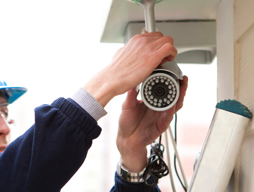 Instalación de Sistema de Alarmas y Cámaras de Seguridad con servicio de Vigilancia y Monitoreo 24/7